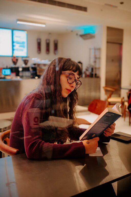 How to Build a Simple Reading Habit That Lasts